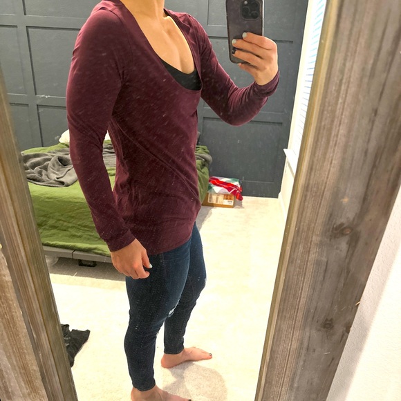 Lululemom long sleeve size 8 - Picture 2 of 4